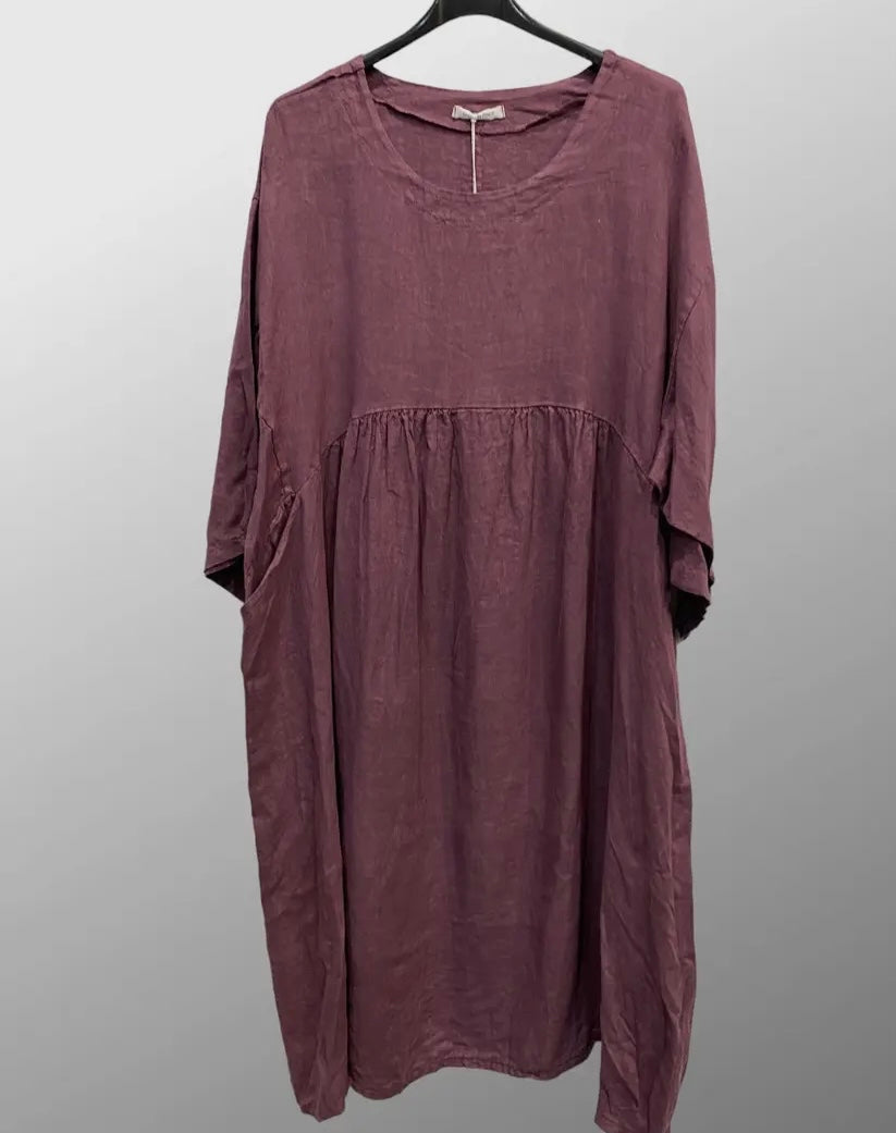 100% Italian linen, plus size dress. One size: 14-20au